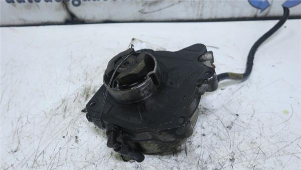 INSIGNIA BERLINA Bomba Vacio