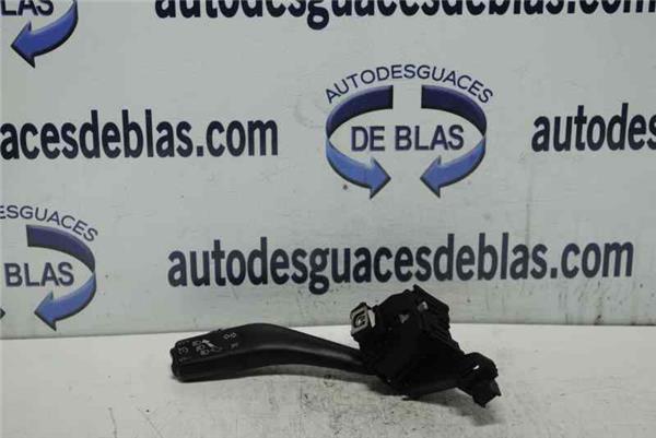 ALTEA XL 5P5 Mando Intermitencia