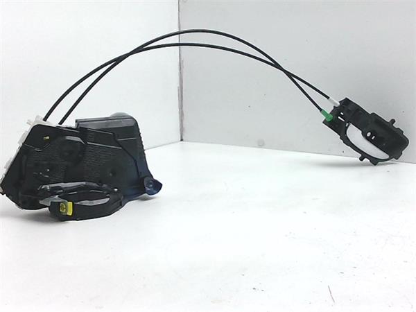 cerradura puerta delantera izquierda toyota yaris (p13)(2014 >) 1.5 hsd active [1,5 ltr.   55 kw 16v cat (híbrido)]