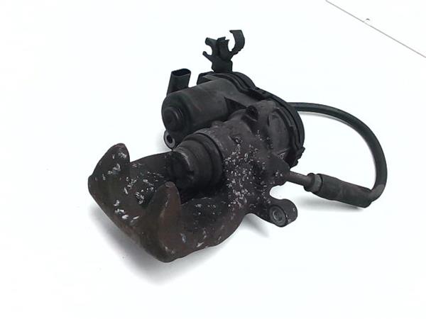 pinza freno trasero derecha mercedes benz cla