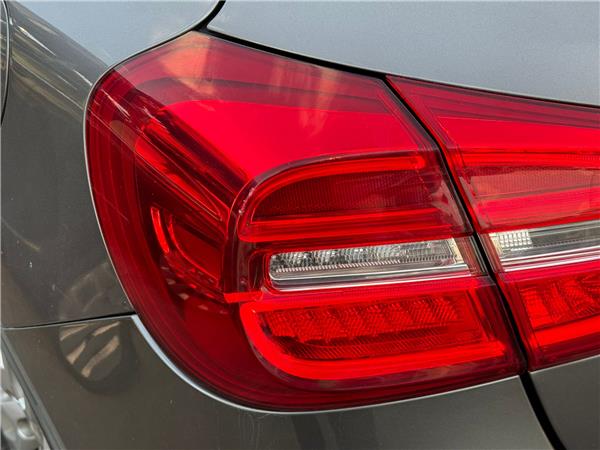 piloto trasero izquierdo mercedes benz clase