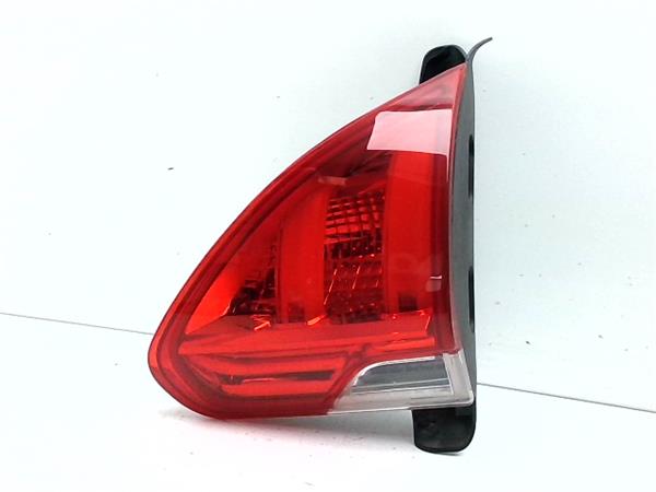 piloto porton trasero derecho peugeot 2008 03