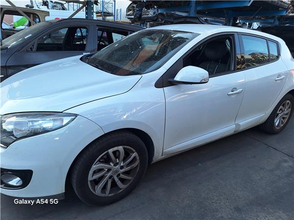 aleta delantera izquierda renault megane iii berlina 5p (2008 >) 1.2 dynamique [1,2 ltr.   85 kw 16v tce]