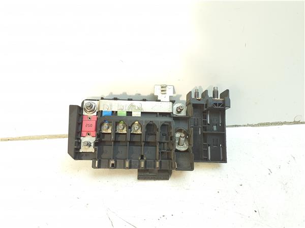 caja fusiblesrele mercedes benz clase b bm 24