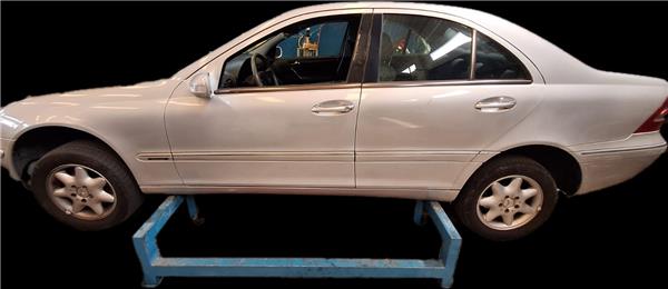 aleta delantera izquierda mercedes benz clase c (bm 203) berlina (02.2000 >) 2.2 220 cdi (203.006) [2,2 ltr.   105 kw cdi cat]