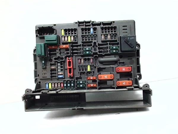 caja reles bmw serie x1 e84 2009 sdrive18d