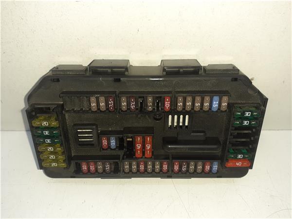 caja fusibles/rele bmw serie 1 berlina 5p (f20)(2011 >) 2.0 116 d [2,0 ltr.   85 kw 16v turbodiesel]