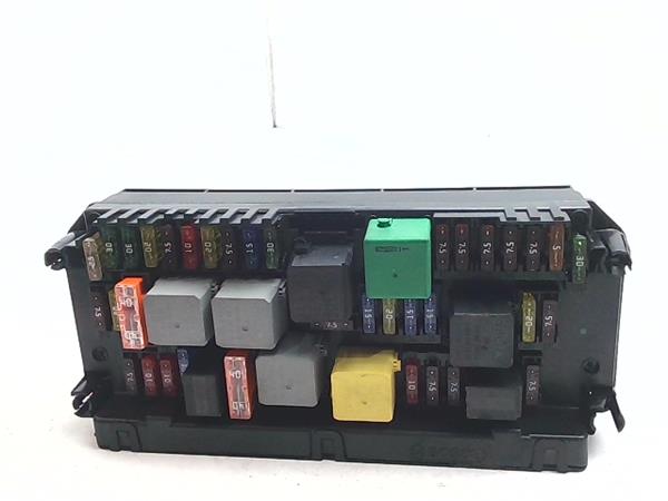 caja fusiblesrele mercedes benz clase e bm 21