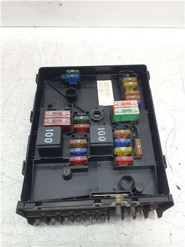 caja fusiblesrele volkswagen golf vi 5k1 1020