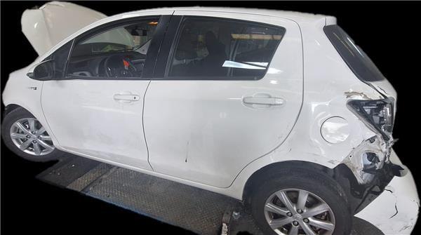 puerta delantera izquierda toyota yaris (p13)(2014 >) 1.5 hsd active [1,5 ltr.   55 kw 16v cat (híbrido)]