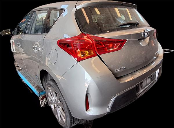 puerta trasera izquierda toyota auris e18 102