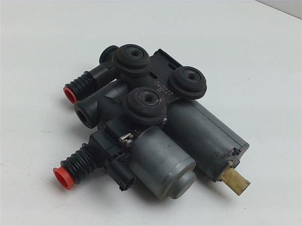 bomba de agua bmw serie x3 e83 2004  30 xdriv