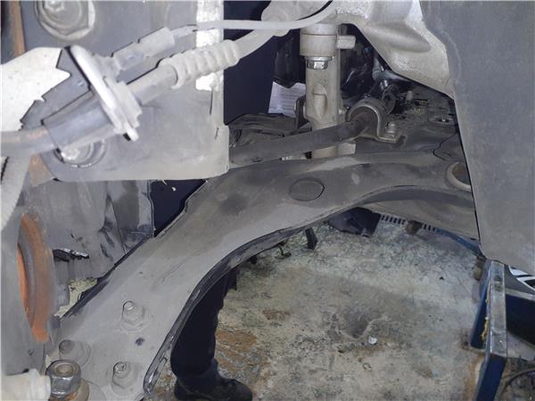 brazo inferior delantero izquierdo peugeot 3008 (07.2016 >) 1.5 gt [1,5 ltr.   96 kw blue hdi fap]