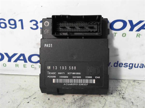 caja fusibles/rele opel vectra c berlina (2002 >) 1.9 comfort [1,9 ltr.   88 kw cdti]