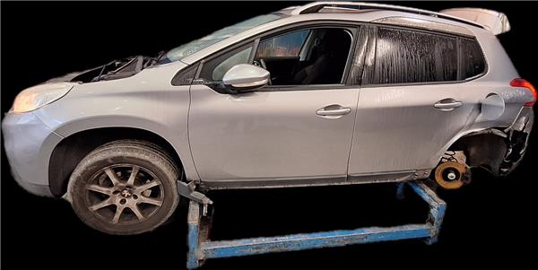 puerta trasera izquierda peugeot 2008 032013