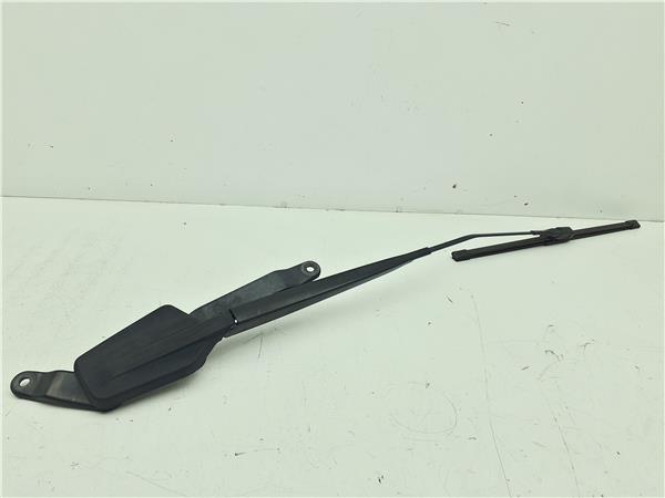 brazo limpiaparabrisas delantero derecho merc