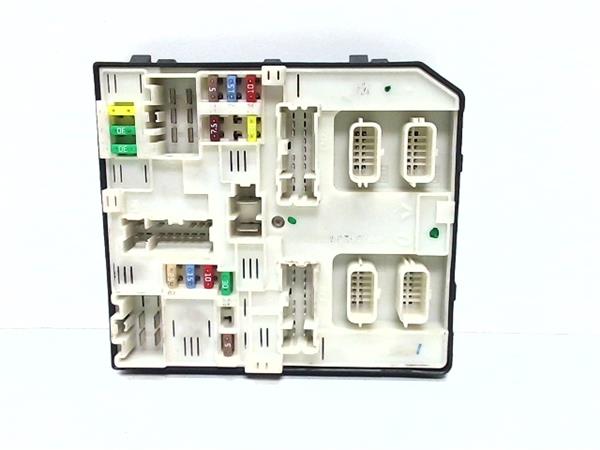 caja reles renault megane iii berlina 5p 2008