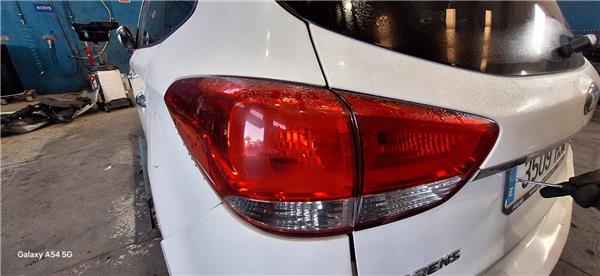 piloto trasero izquierdo kia carens rp 2013