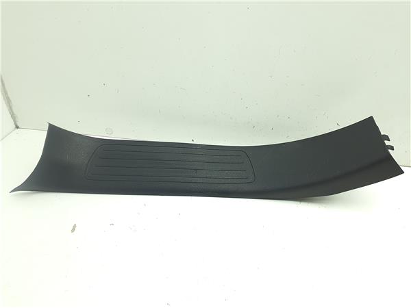 moldura puerta trasera derecha mercedes benz