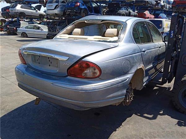 Jaguar X-TYPE